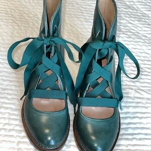 Neosens Restored Skin Plomo Baladi Lace Up Boots